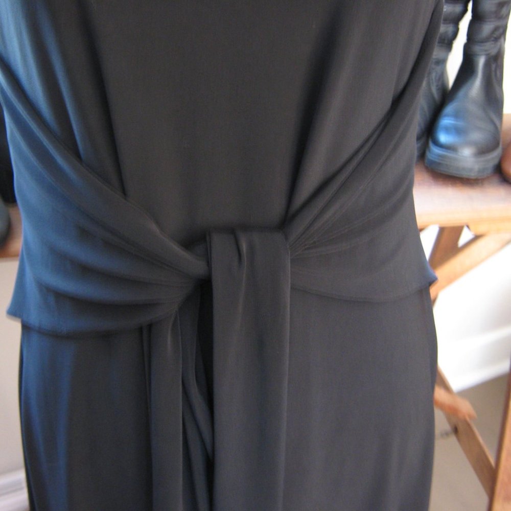 Black Sleeveless Anne Klein Dress with Wrap Waist - Picture 3 of 5